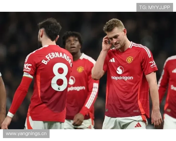 曼联进攻组织混乱问题持续,对赛季成绩稳定性形成阶段性影响 曼联进攻组织混乱问题持续,对赛季成绩稳定性形成阶段性影响