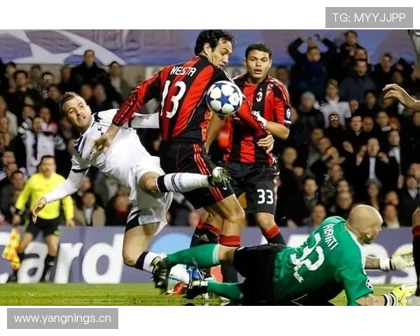 AC米兰中场与边路脱节问题，阶段性对争冠形势产生影响