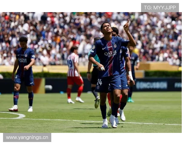 巴黎圣日耳曼中场连贯性存疑，一碰就断问题逐步反映在比赛稳定性上