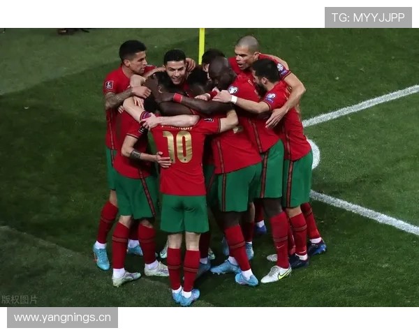 莱万与C罗：终结效率及战术角色差异解析