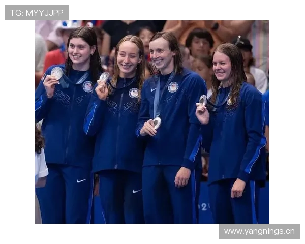 凯蒂·莱德基训练完顺手买下整条泳道当私人车库？