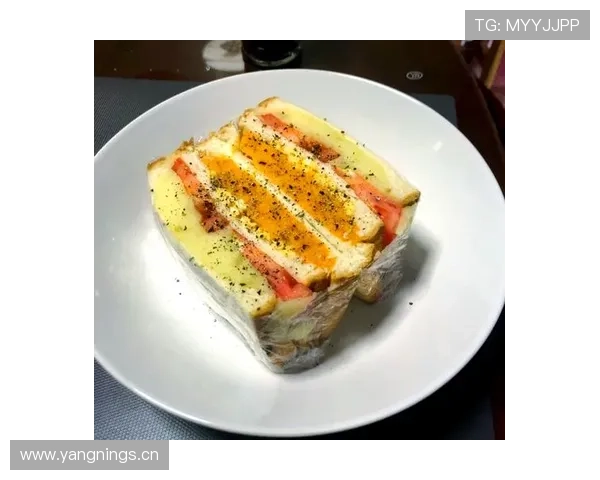 大阪娜奥米凌晨还在督促厨师自制三明治，这日常让人咋舌啊！