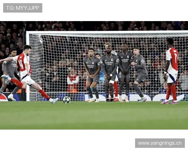 规则拆解：足球中人墙距离如何影响任意球判罚标准？